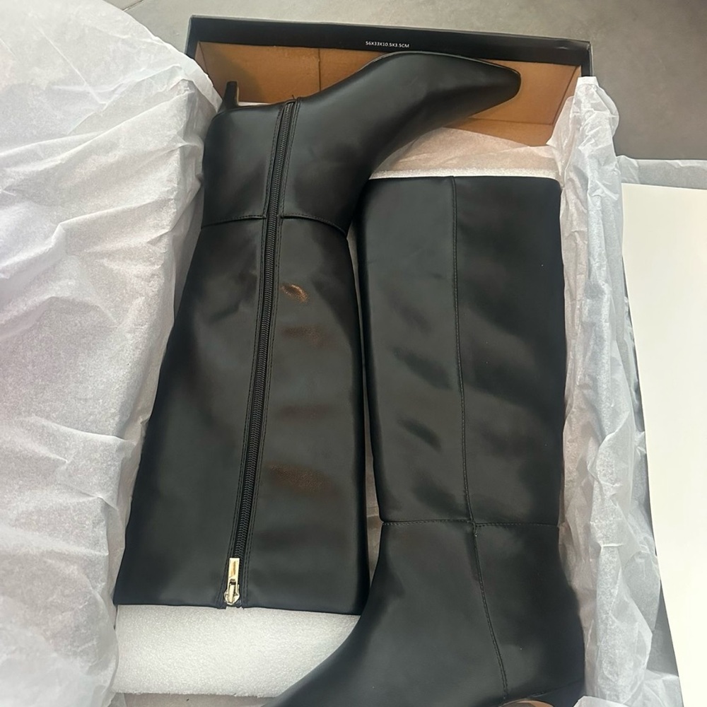 Abercrombie & Fitch Black Over the Knee Boots Sleek Design